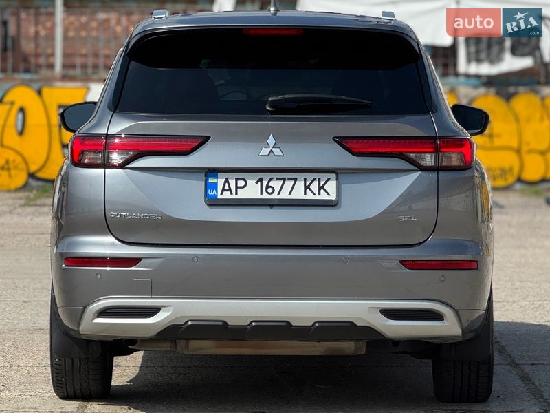 Внедорожник / Кроссовер Mitsubishi Outlander 2021 в Запорожье