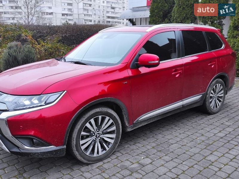Внедорожник / Кроссовер Mitsubishi Outlander 2019 в Харькове
