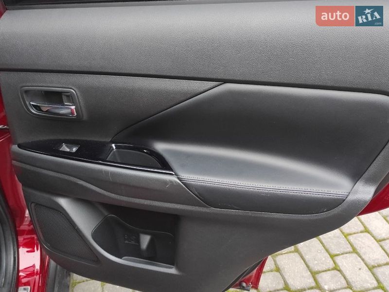 Внедорожник / Кроссовер Mitsubishi Outlander 2019 в Харькове