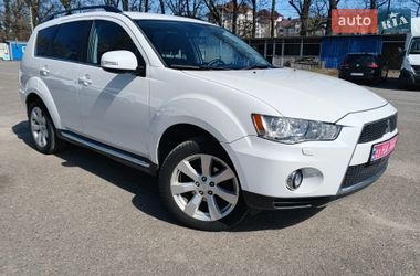 Позашляховик / Кросовер Mitsubishi Outlander 2010 в Києві