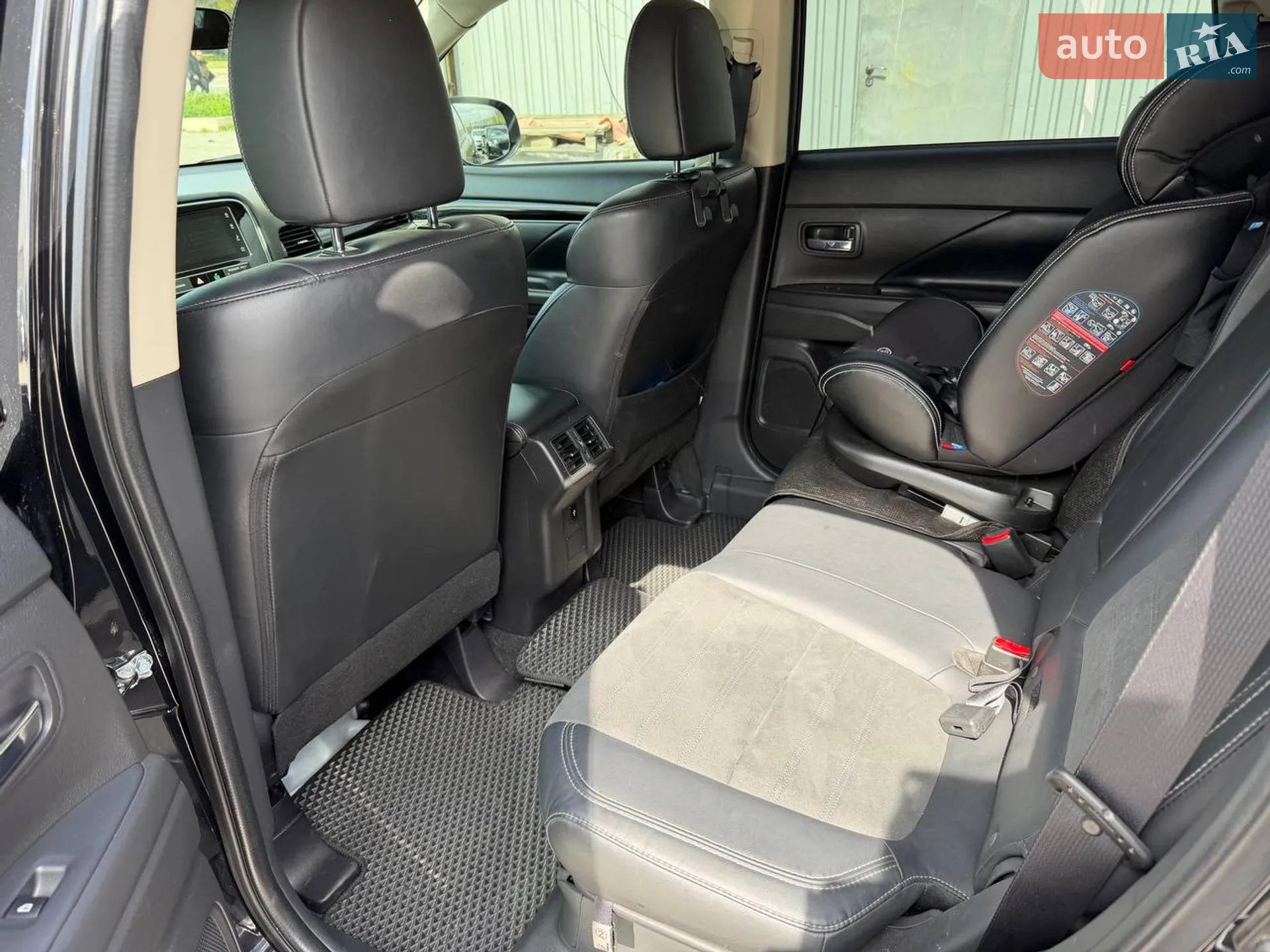 2019 Mitsubishi Outlander - мініатюра 10