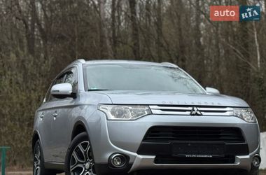 Внедорожник / Кроссовер Mitsubishi Outlander 2015 в Бориславе