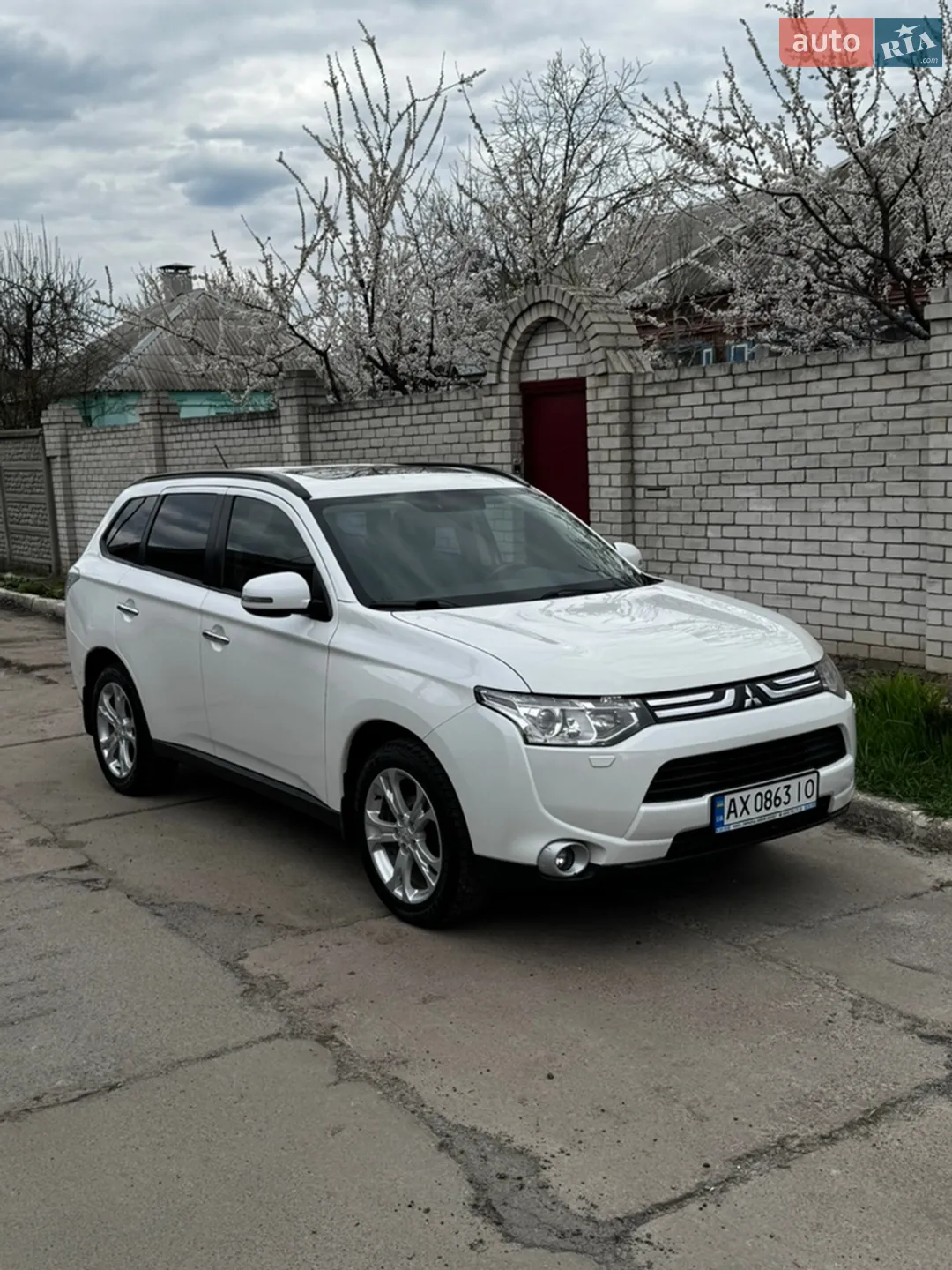 2013 Mitsubishi Outlander - фото 1