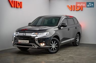 Позашляховик / Кросовер Mitsubishi Outlander 2021 в Києві