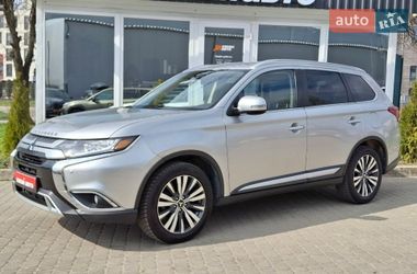 Внедорожник / Кроссовер Mitsubishi Outlander 2020 в Львове