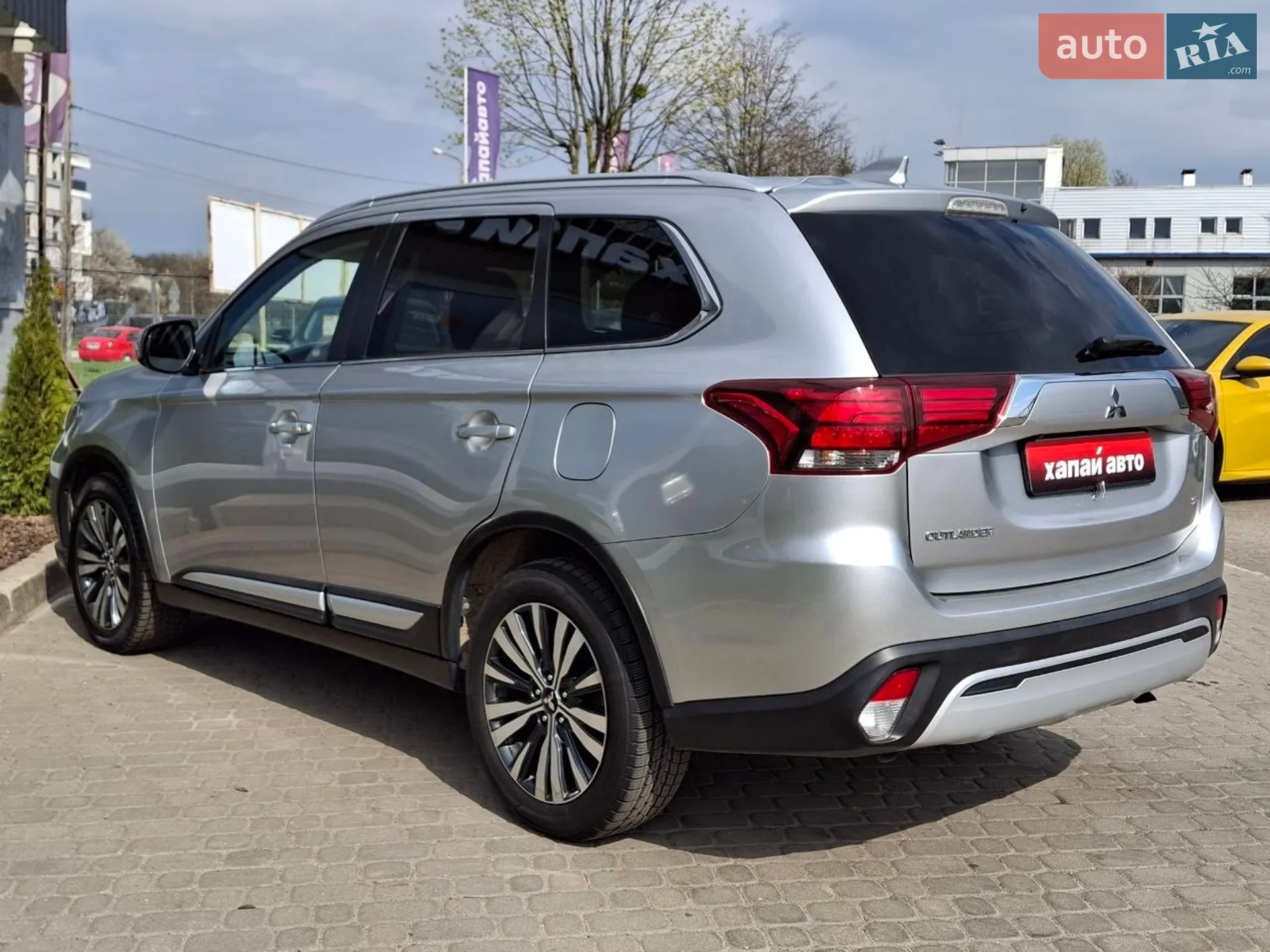 2020 Mitsubishi Outlander - мініатюра 7