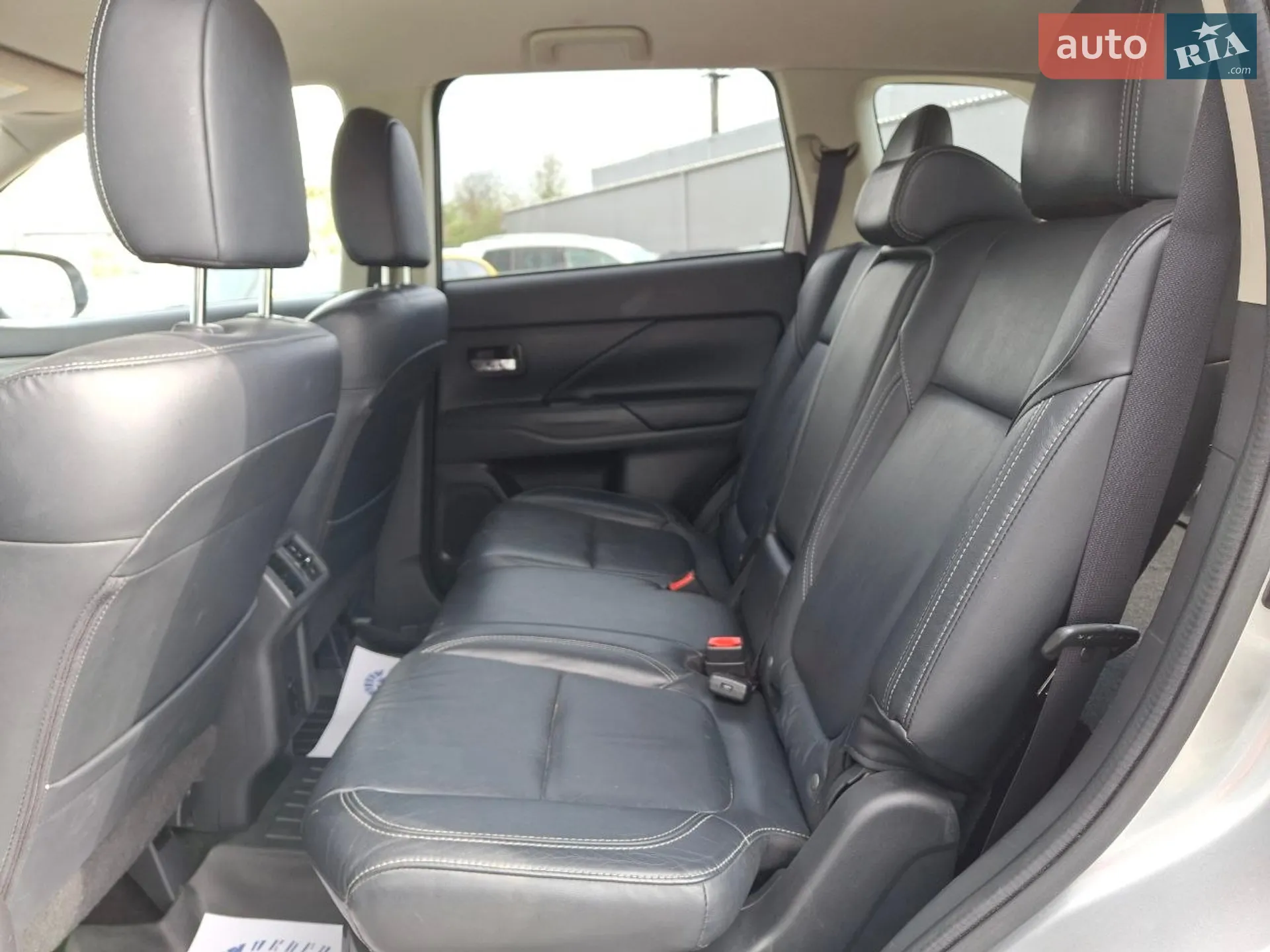 2020 Mitsubishi Outlander - мініатюра 13