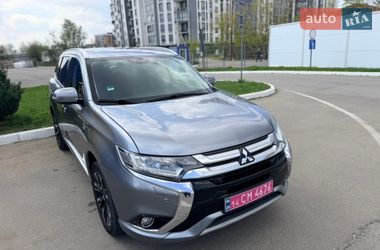 Внедорожник / Кроссовер Mitsubishi Outlander 2015 в Львове