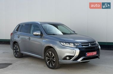 Внедорожник / Кроссовер Mitsubishi Outlander 2017 в Виннице