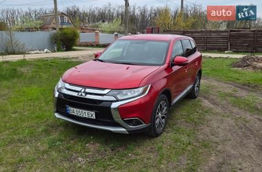Внедорожник / Кроссовер Mitsubishi Outlander 2015 в Кропивницком