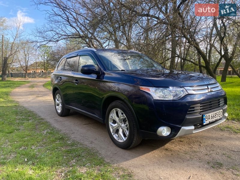 Mitsubishi Outlander 2015