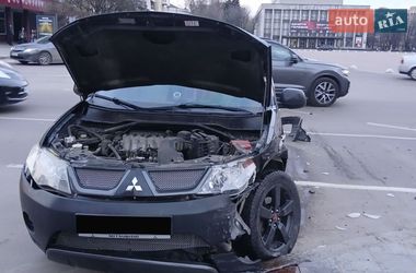Позашляховик / Кросовер Mitsubishi Outlander 2007 в Житомирі