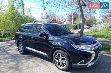 Внедорожник / Кроссовер Mitsubishi Outlander 2016 в Кременчуге