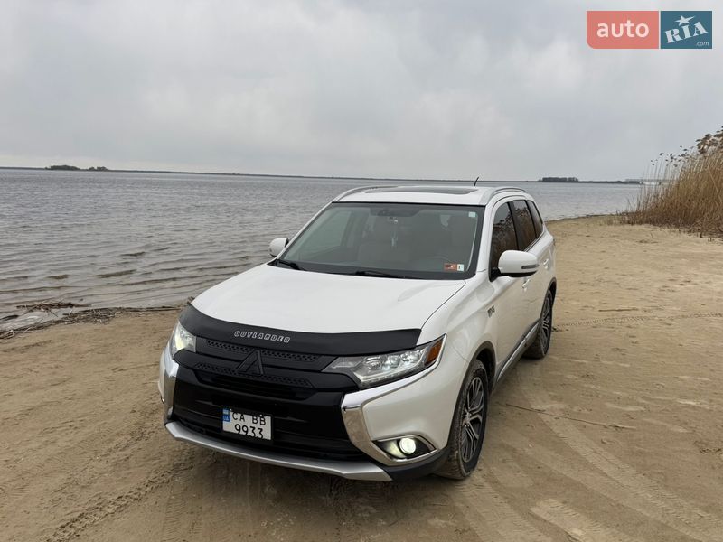 Mitsubishi Outlander 2016