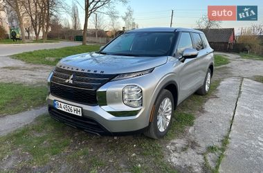 Внедорожник / Кроссовер Mitsubishi Outlander 2022 в Киеве