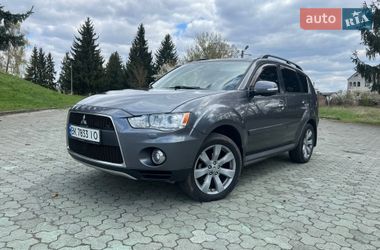 Внедорожник / Кроссовер Mitsubishi Outlander 2012 в Дубно