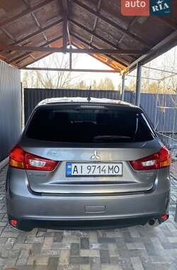 Внедорожник / Кроссовер Mitsubishi Outlander 2015 в Буче