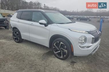 Внедорожник / Кроссовер Mitsubishi Outlander 2023 в Киеве