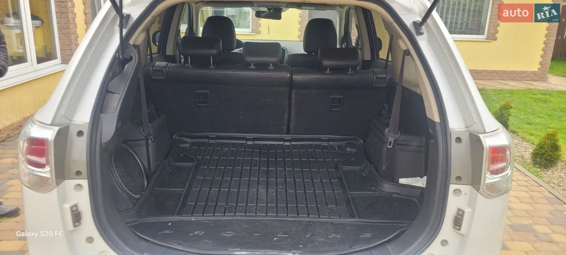 2012 Mitsubishi Outlander - мініатюра 10