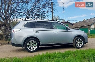 Внедорожник / Кроссовер Mitsubishi Outlander 2012 в Белгороде-Днестровском