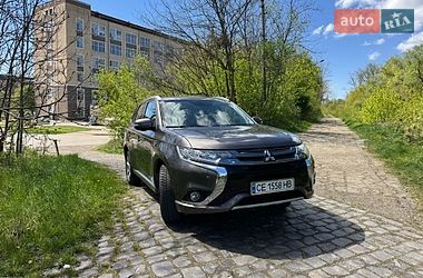 Внедорожник / Кроссовер Mitsubishi Outlander 2015 в Черновцах