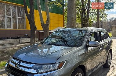 Внедорожник / Кроссовер Mitsubishi Outlander 2013 в Одессе