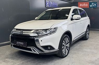Внедорожник / Кроссовер Mitsubishi Outlander 2023 в Киеве