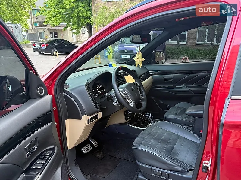 Mitsubishi Outlander 2016 VIN JA4JZ4AX3HZ019513 фото оголошення 7 з 83