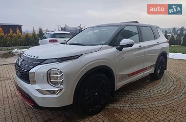 Внедорожник / Кроссовер Mitsubishi Outlander 2023 в Чернигове