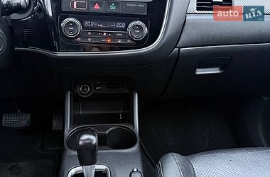 Внедорожник / Кроссовер Mitsubishi Outlander 2012 в Ровно