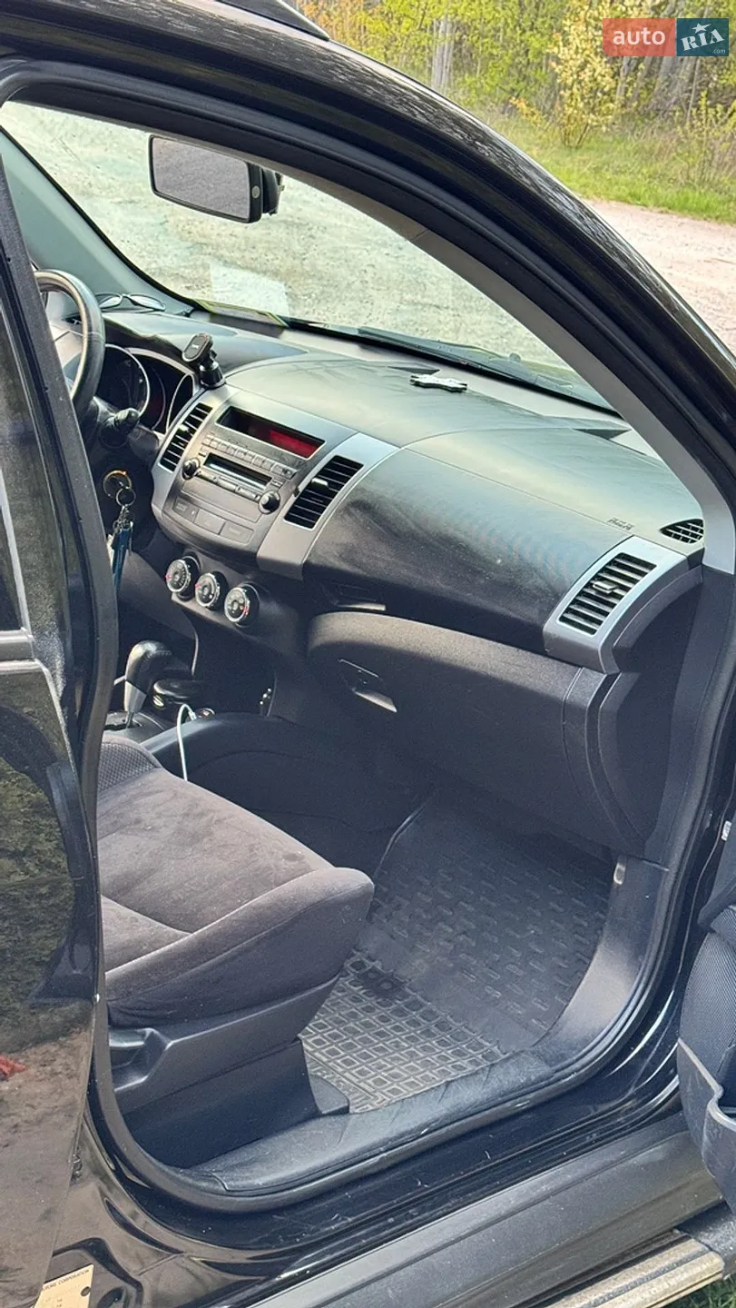2011 Mitsubishi Outlander - мініатюра 23