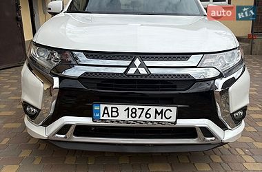 Внедорожник / Кроссовер Mitsubishi Outlander 2019 в Тростянце