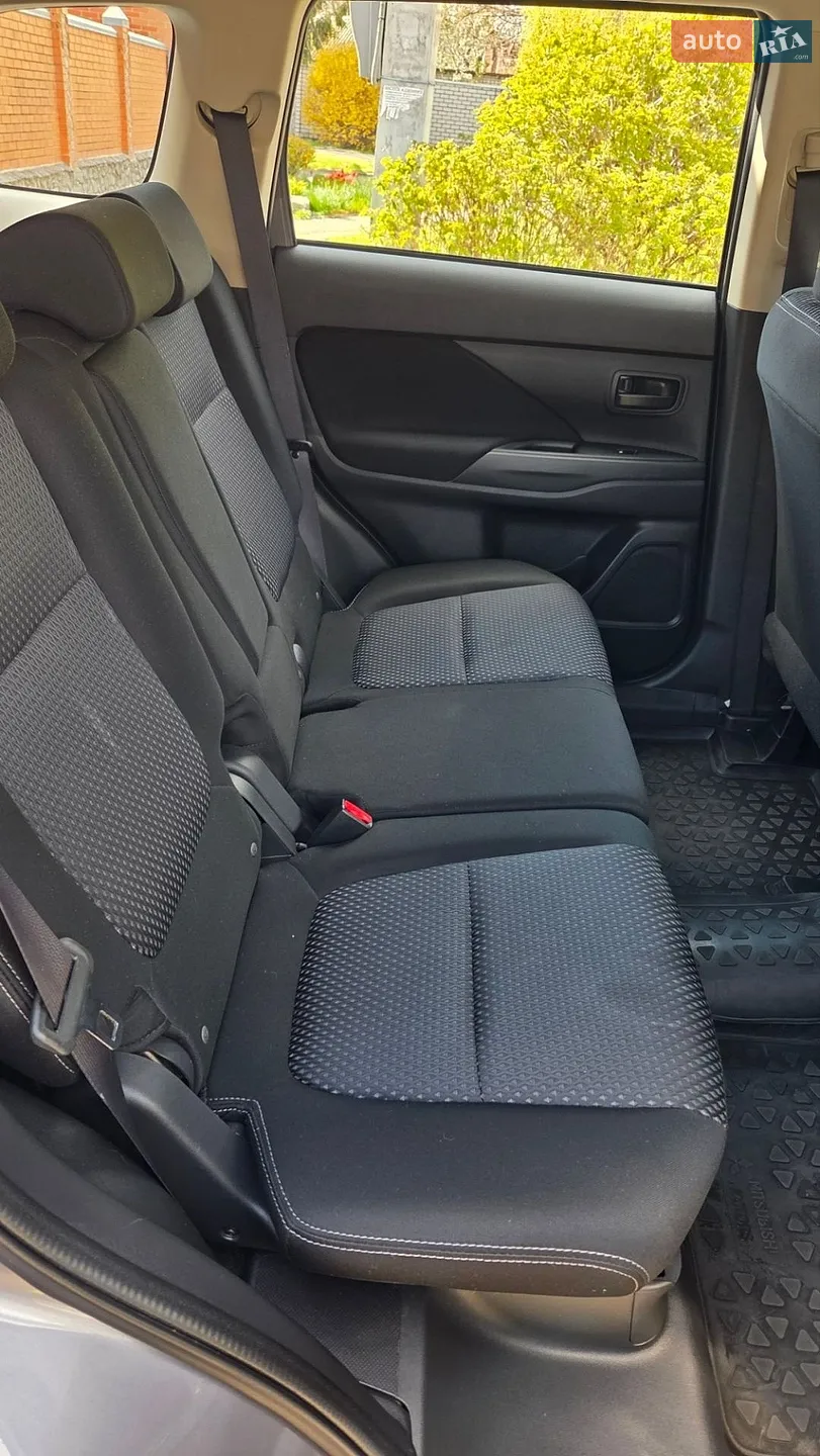 2016 Mitsubishi Outlander - мініатюра 23