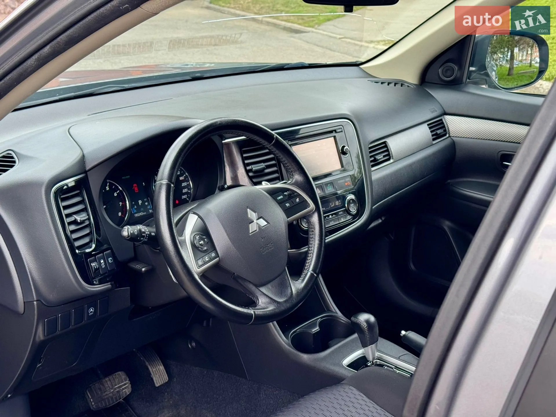 2013 Mitsubishi Outlander - мініатюра 12