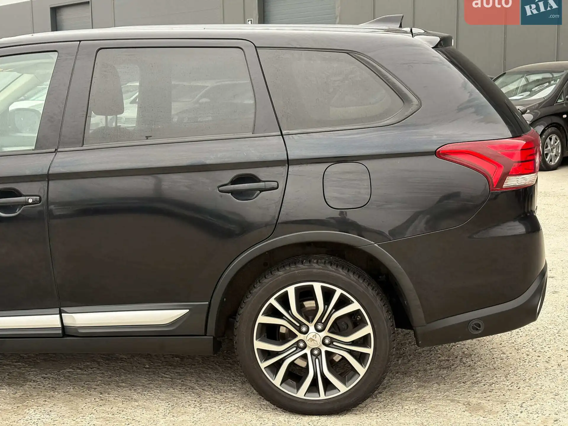 2017 Mitsubishi Outlander - мініатюра 11