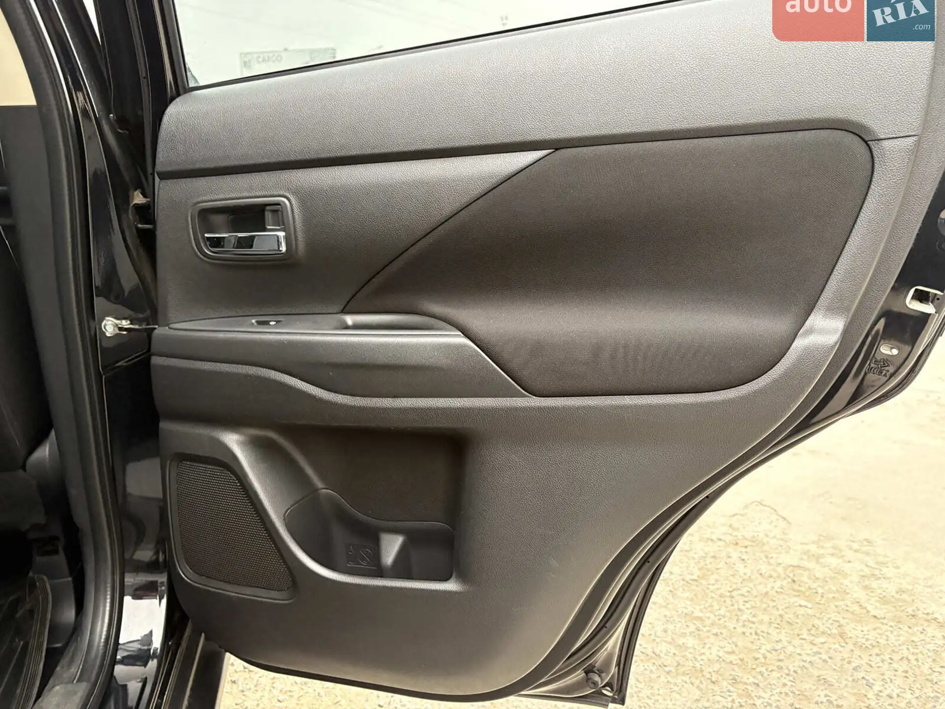 2017 Mitsubishi Outlander - мініатюра 32
