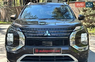 Внедорожник / Кроссовер Mitsubishi Outlander 2024 в Белогородке