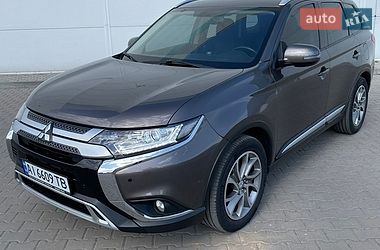 Внедорожник / Кроссовер Mitsubishi Outlander 2019 в Киеве