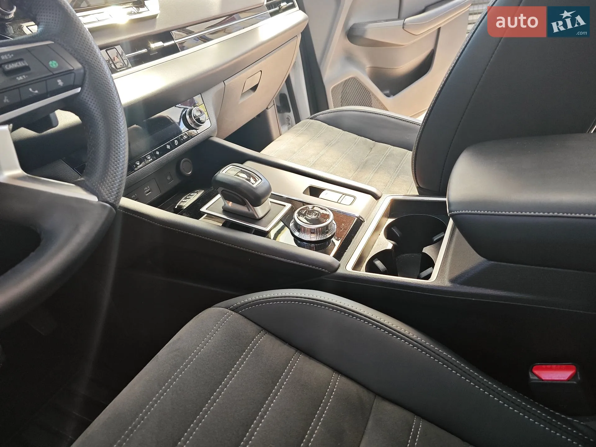 2023 Mitsubishi Outlander - мініатюра 24