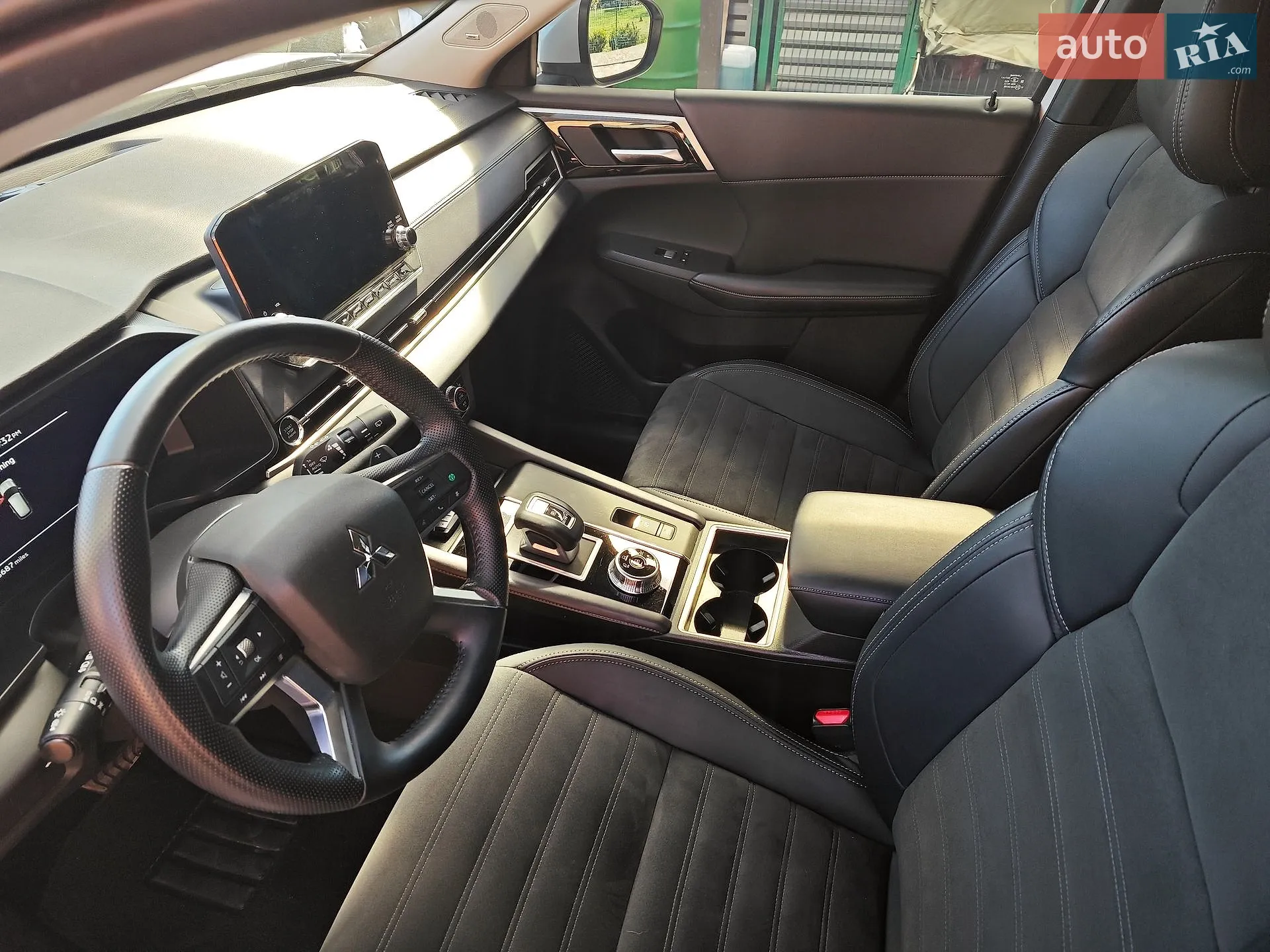 2023 Mitsubishi Outlander - мініатюра 23