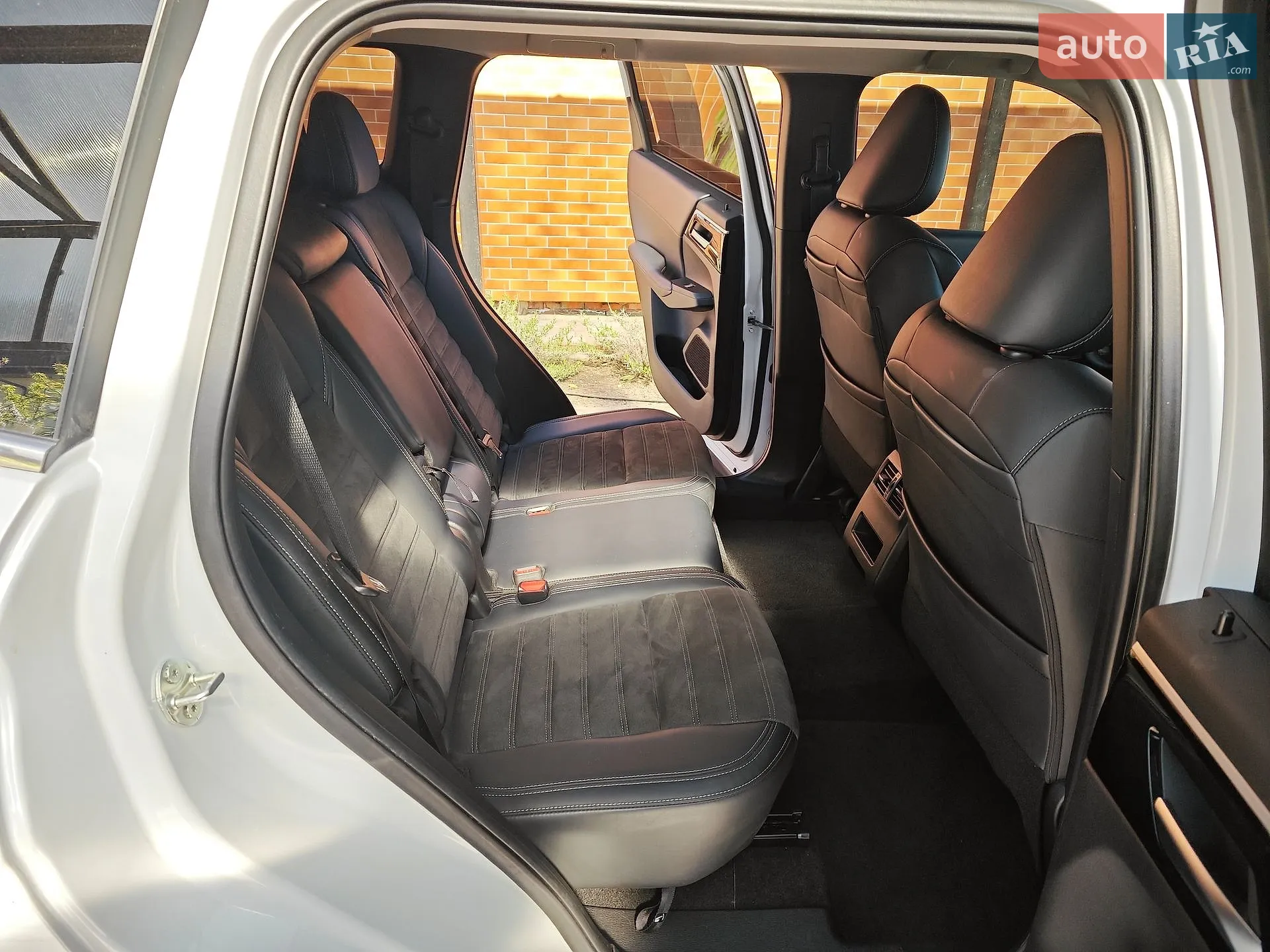 2023 Mitsubishi Outlander - мініатюра 17