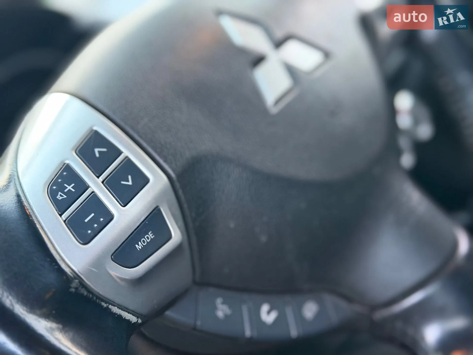 2010 Mitsubishi Outlander - мініатюра 24