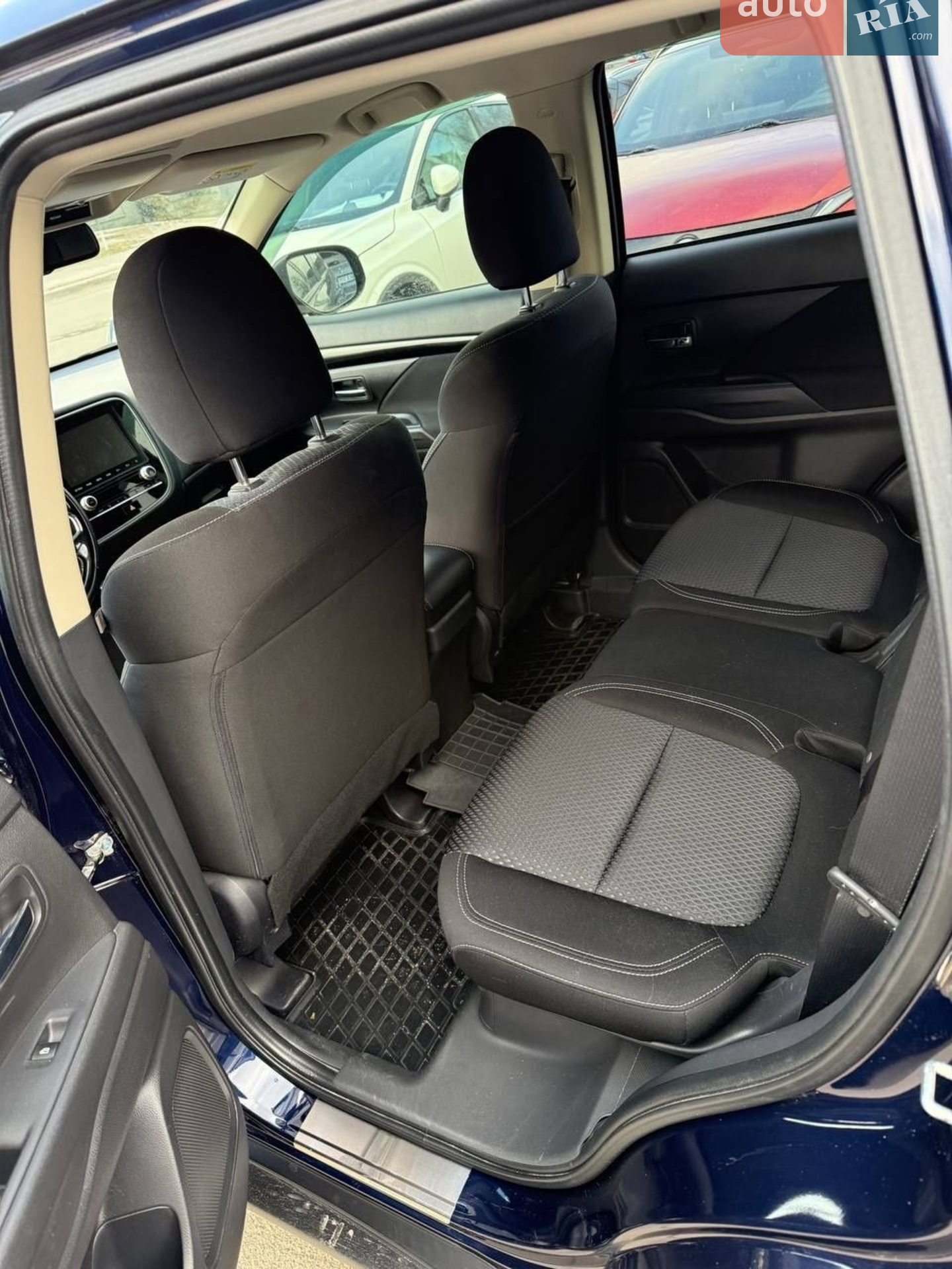 2021 Mitsubishi Outlander - мініатюра 8