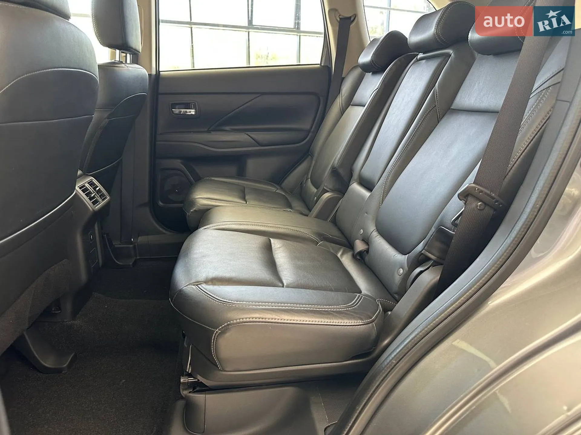 2020 Mitsubishi Outlander - мініатюра 79