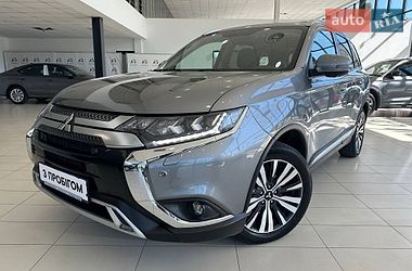 Внедорожник / Кроссовер Mitsubishi Outlander 2020 в Виннице