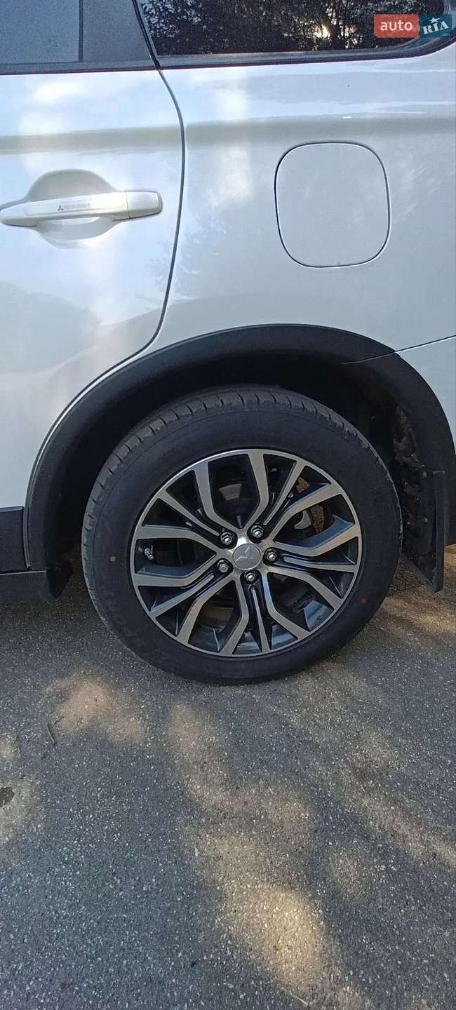 2015 Mitsubishi Outlander - мініатюра 5