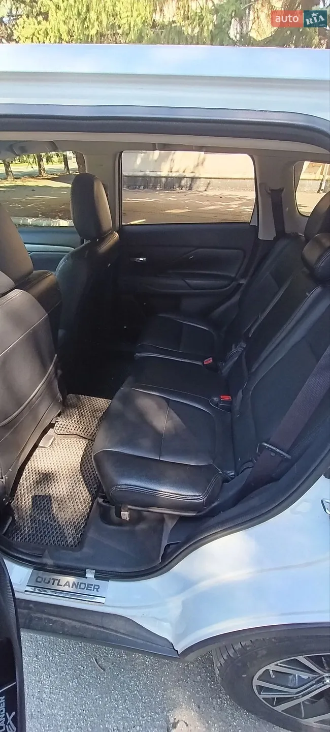 2015 Mitsubishi Outlander - мініатюра 12
