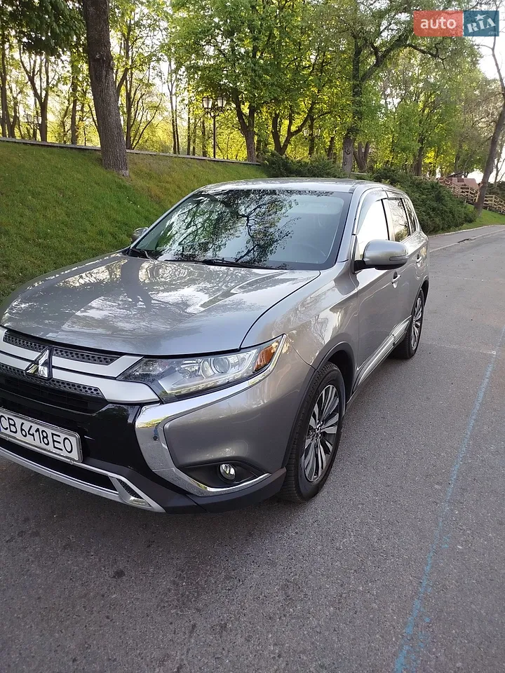 2018 Mitsubishi Outlander - мініатюра 17