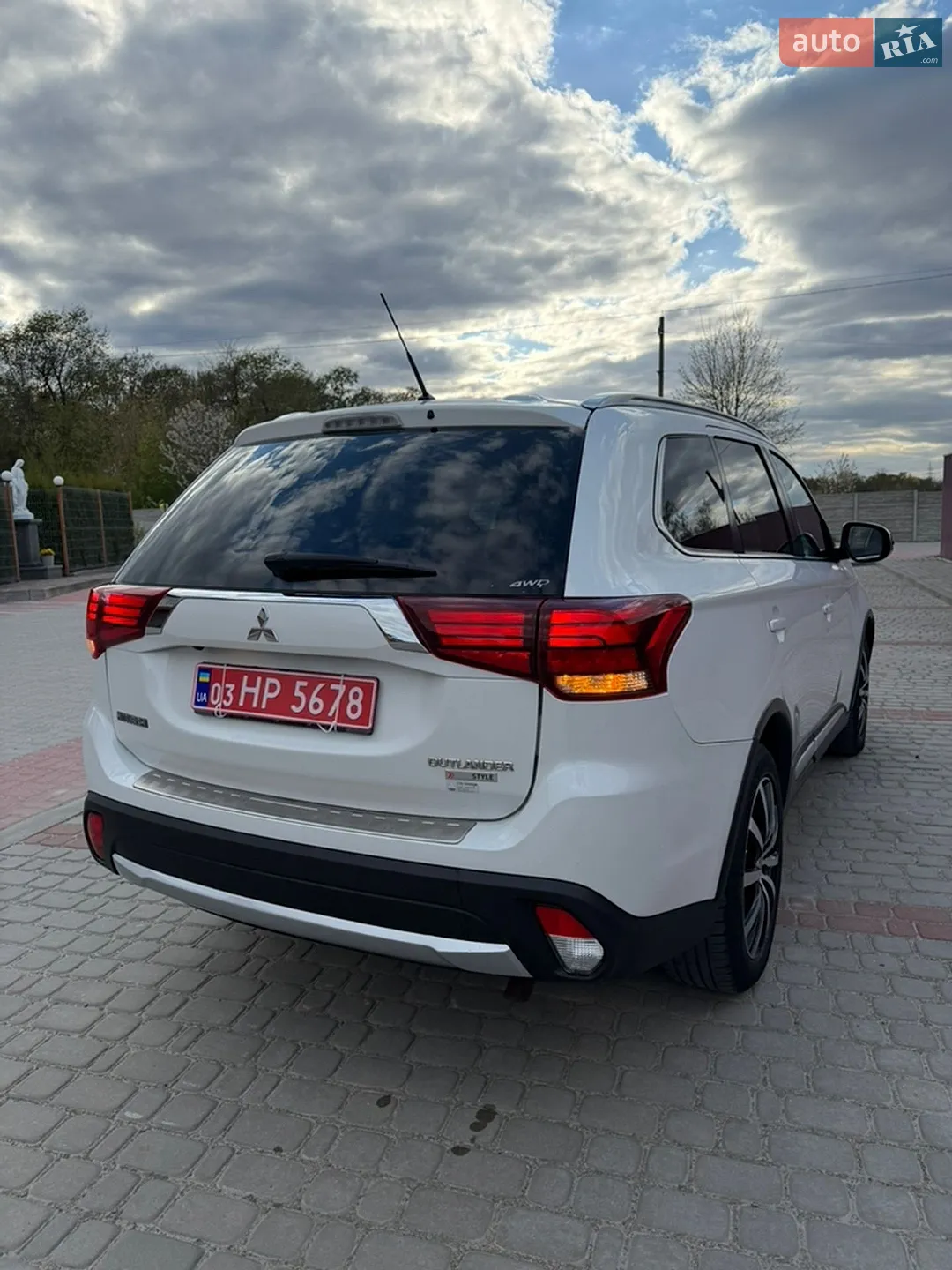 2016 Mitsubishi Outlander - мініатюра 10
