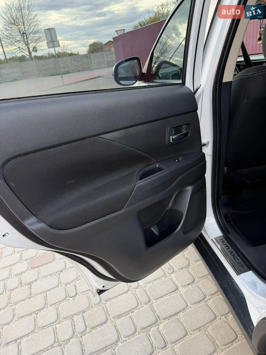 2016 Mitsubishi Outlander - мініатюра 27